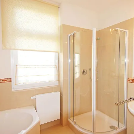 Sanssouci - Apt. 01 Villa Sellin (Rugen)